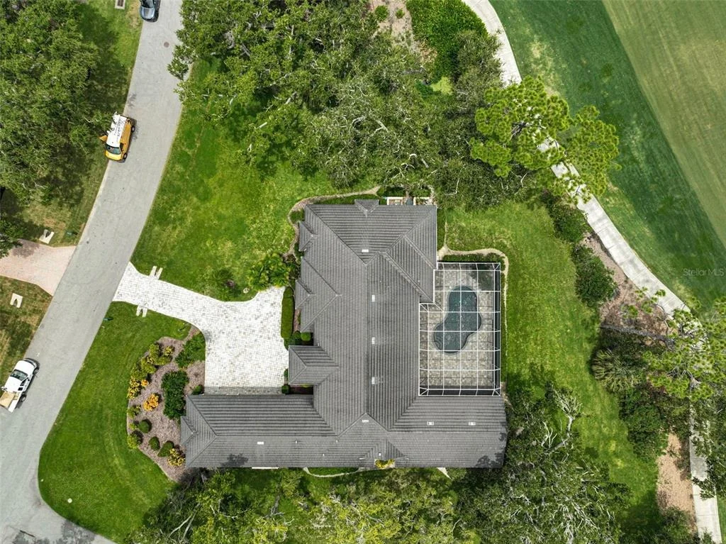 Photo of 852 MACEWEN DRIVE