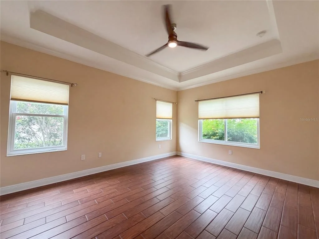 Photo of 1121 THORNBURY DRIVE
