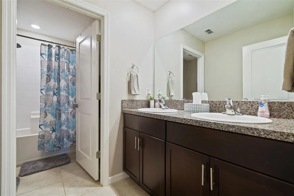 Photo of 984 OLIVE CONCH STREET