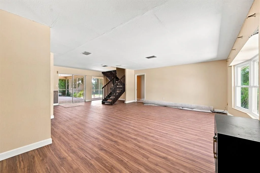 Photo of 352 LAKE ROAD