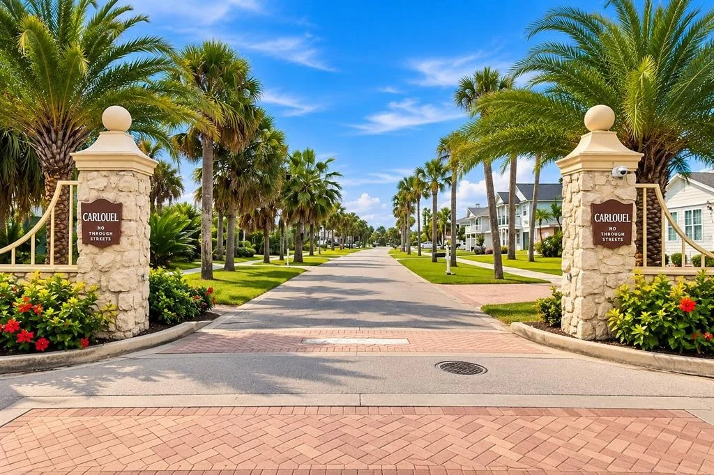 Photo of 980 BAY ESPLANADE