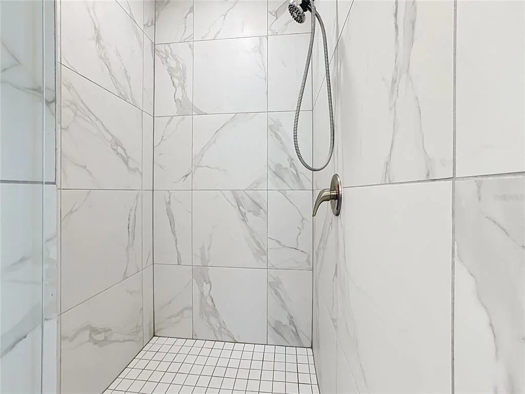 Photo of 106 OAK CIRCLE