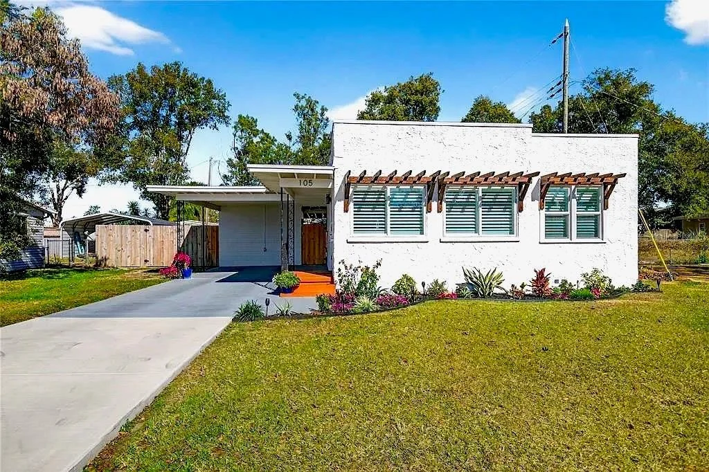 Photo of 105 W GOLF LINKS AVENUE
