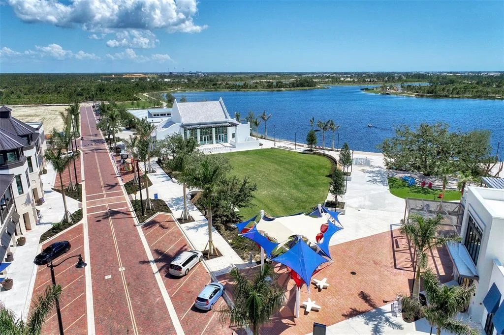 Photo of 565 PARK ESTATES SQUARE
