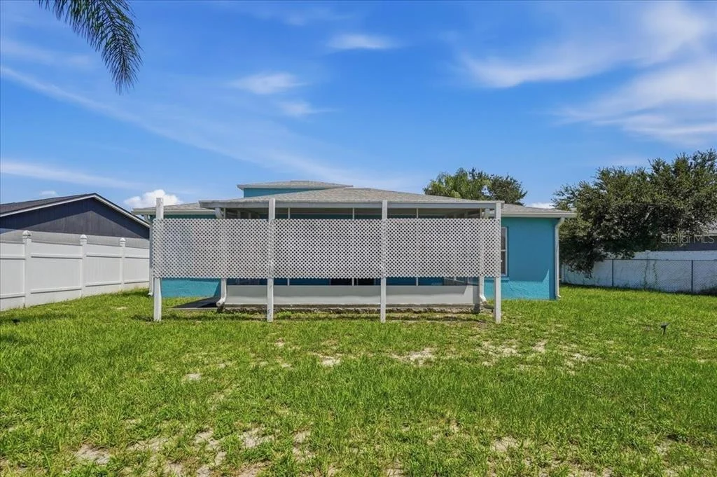 Photo of 372 LAKE DAISY CIR