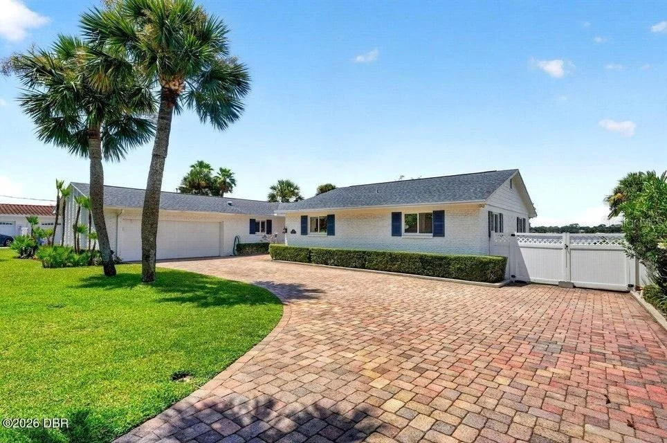Photo of 448 RIVERSIDE DRIVE