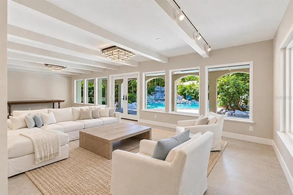 Photo of 980 BAY ESPLANADE