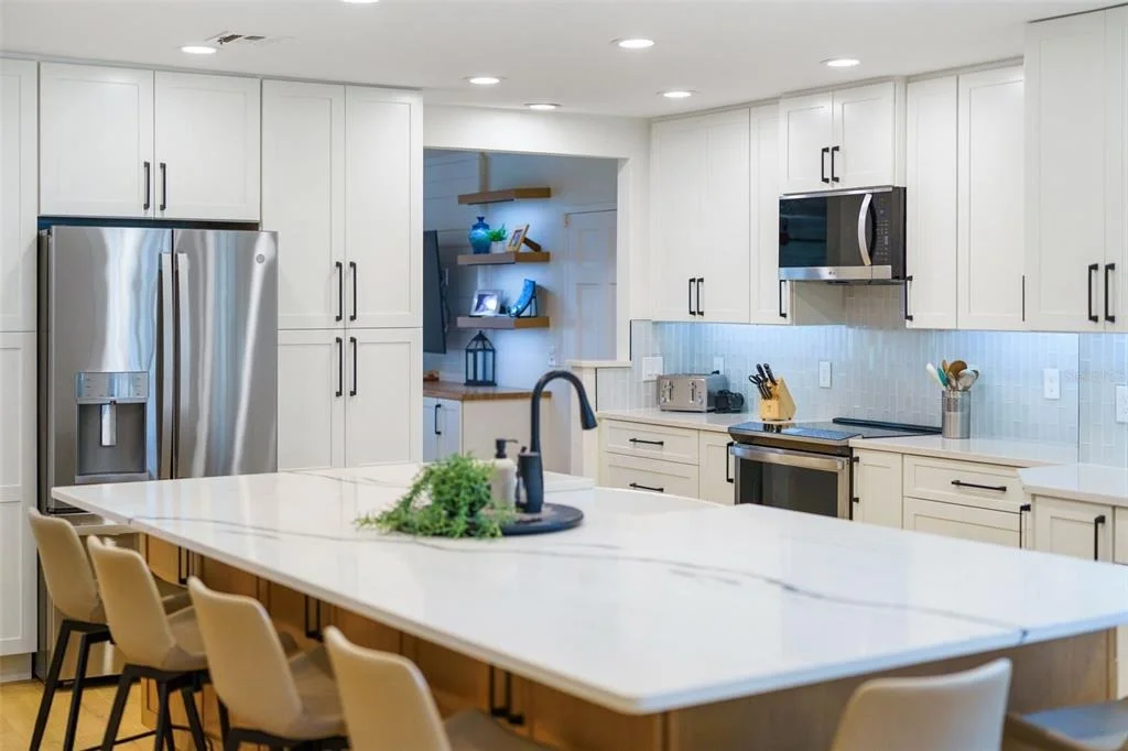 Photo of 480 W DAVIS BOULEVARD