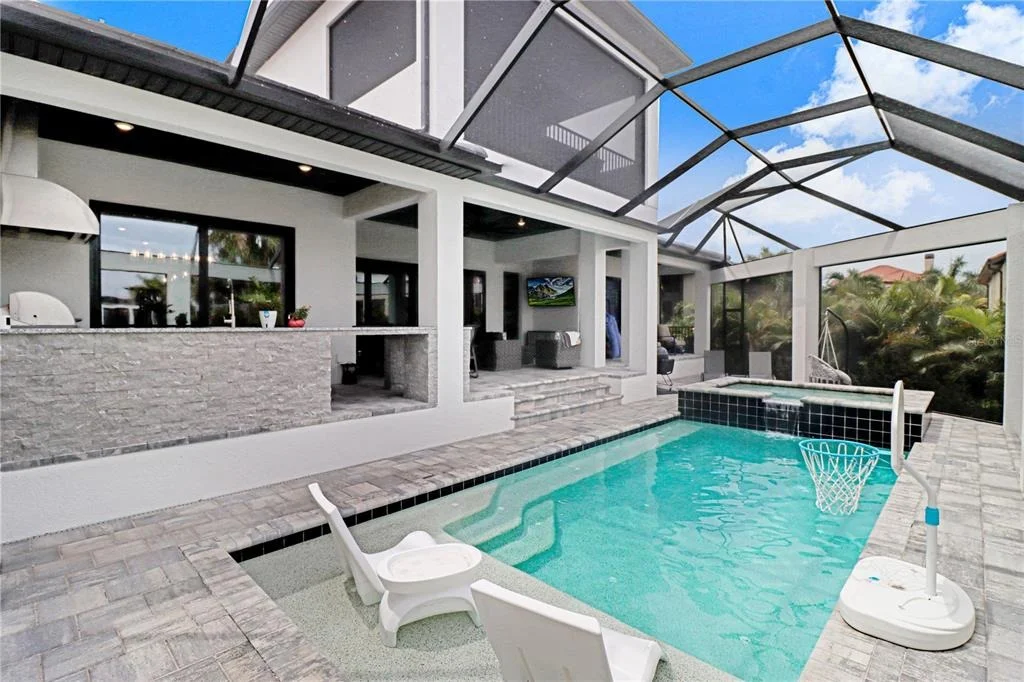Photo of 6104 LAGOMAR LANE