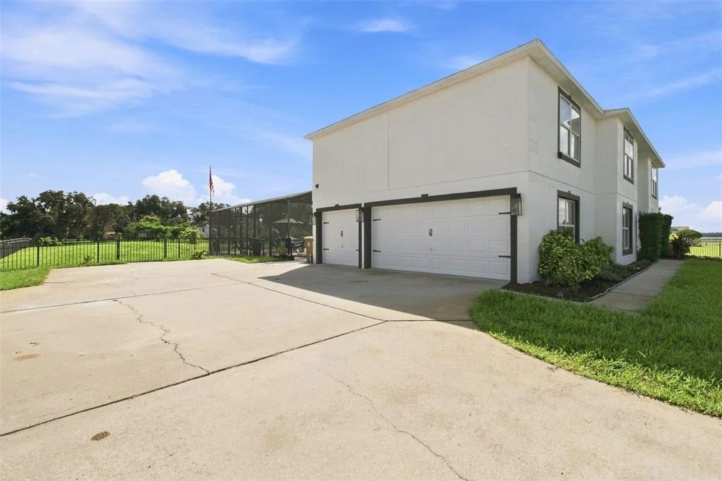 Photo of 6113 WATERFIELD WAY