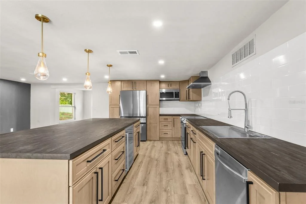 Photo of 4036 SUNRAY DRIVE