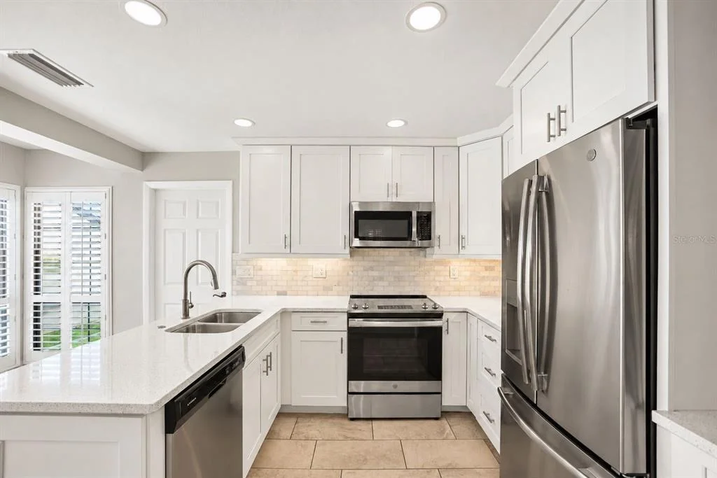 Photo of 913 SUTTON PLACE