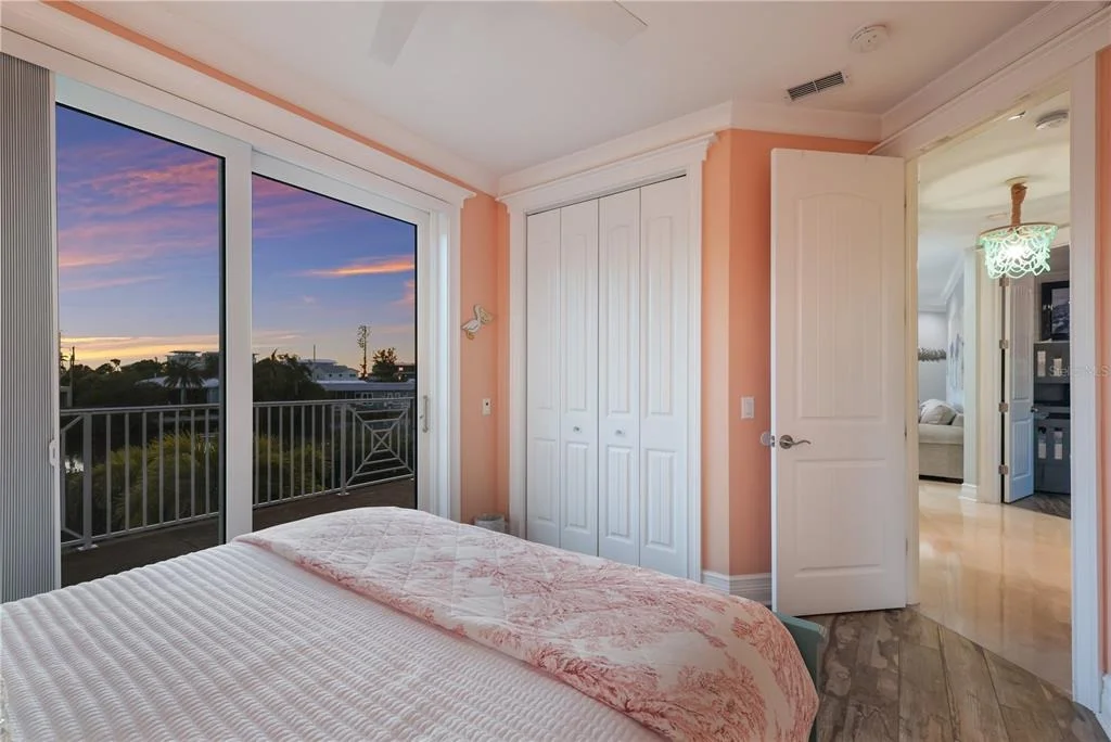 Photo of 313 HAMMOCK CIRCLE