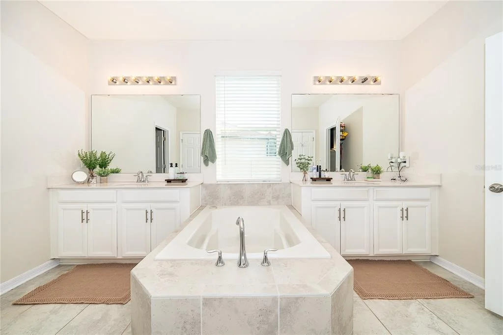 Photo of 1787 CHATSWORTH CIRCLE