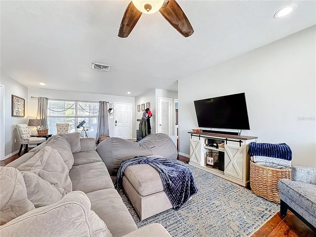 Photo of 1521 BANYAN DR.