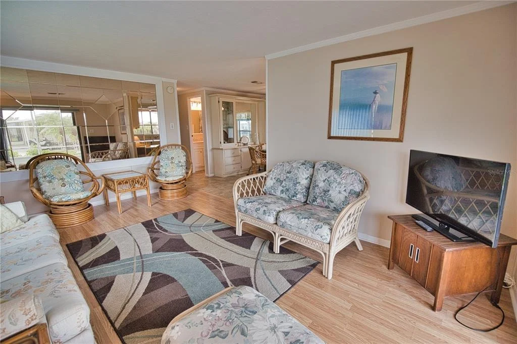 Photo of 632 LA JOLLA CIRCLE