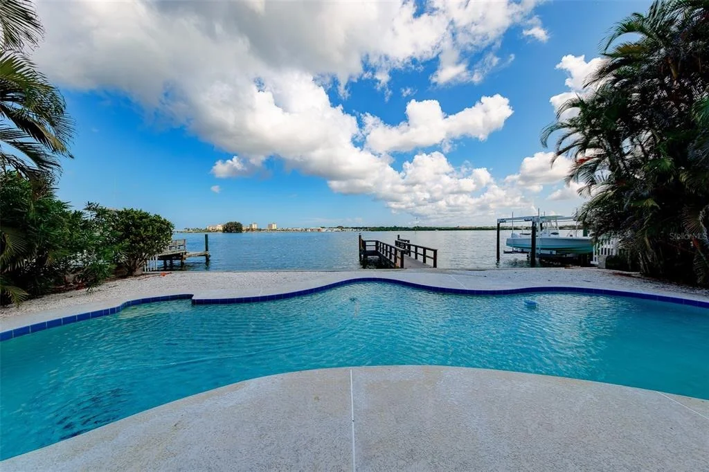 Photo of 814 BAY POINT DRIVE