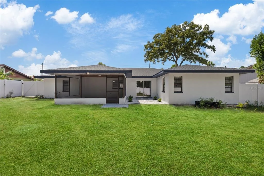 Photo of 12018 LINDEN DRIVE