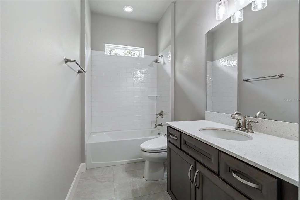 Photo of 998 DOWNSHIRE LANE