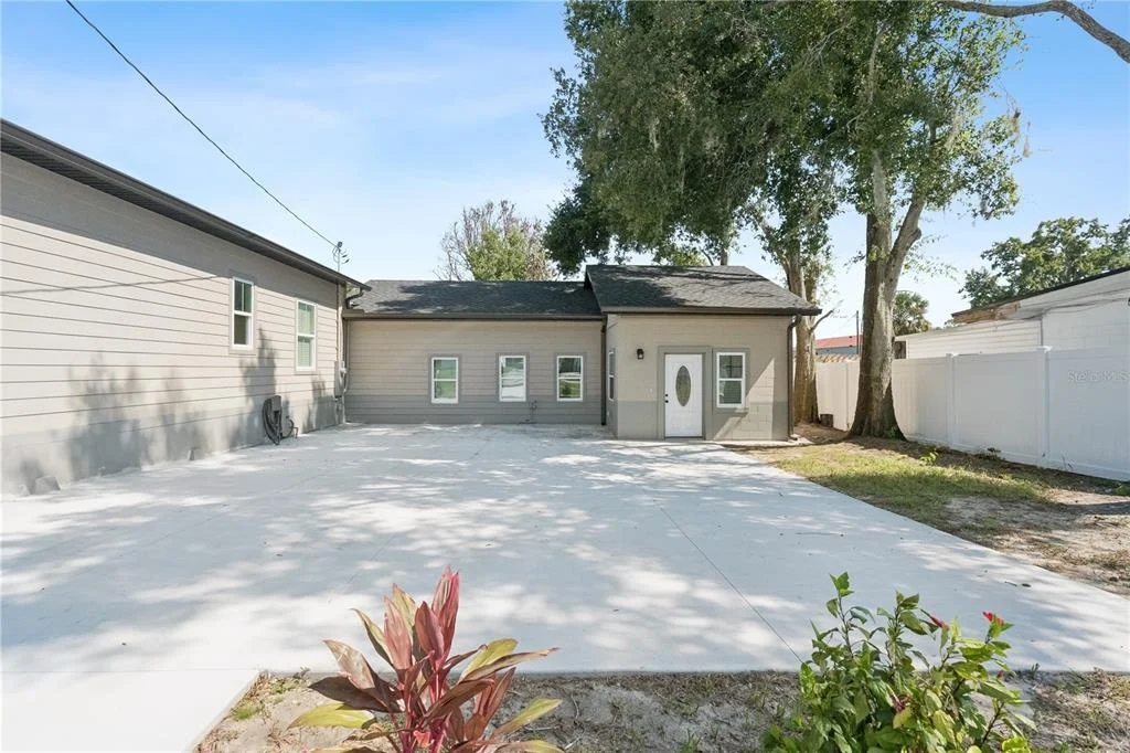 Photo of 207 AVENUE E SE