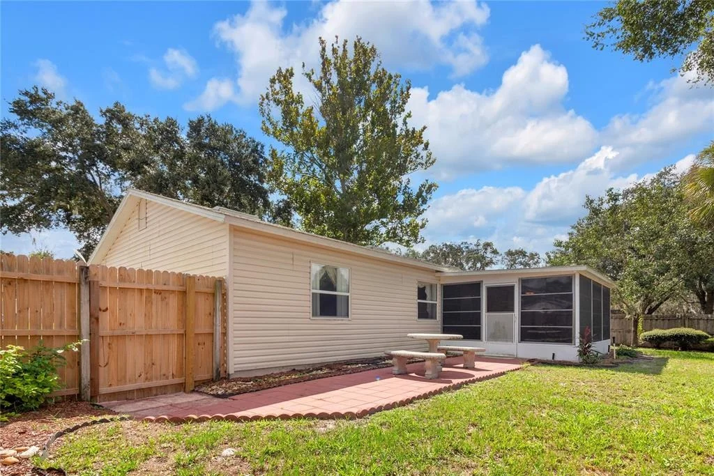 Photo of 611 SHERWOOD OAKS CIRCLE