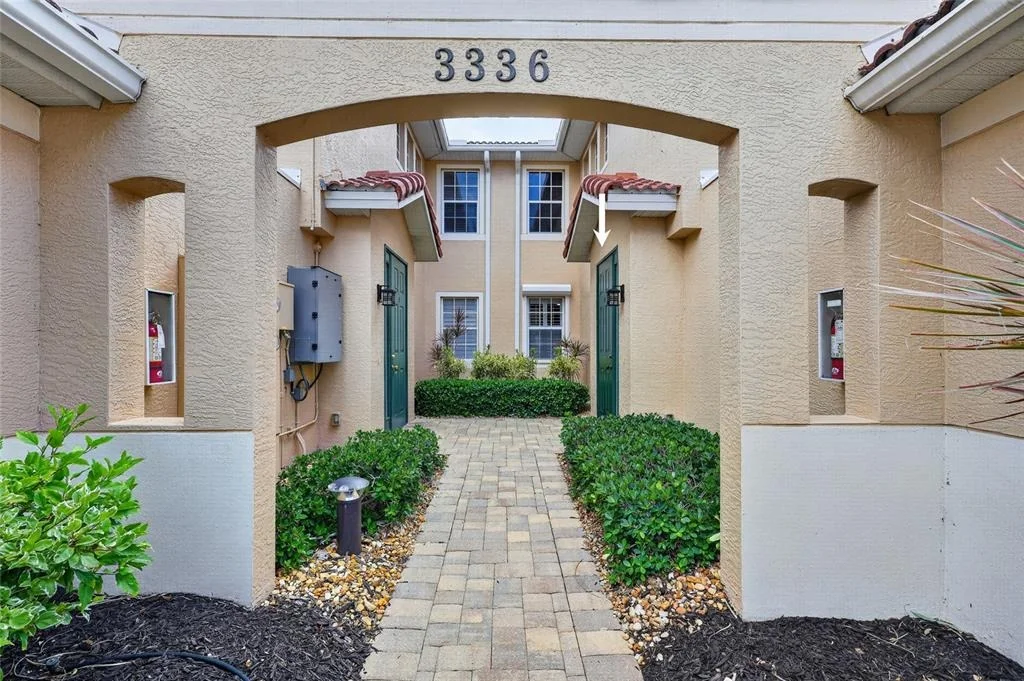 Photo of Unit D at 3336 SUNSET KEY CIRCLE