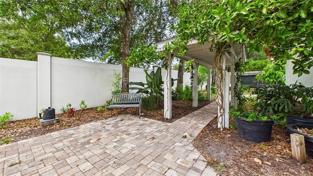 Photo of 7225 RIVER FOREST LANE