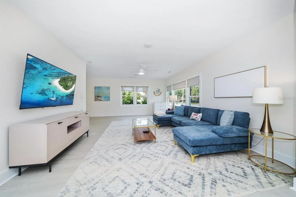 Photo of 1018 BAY ESPLANADE