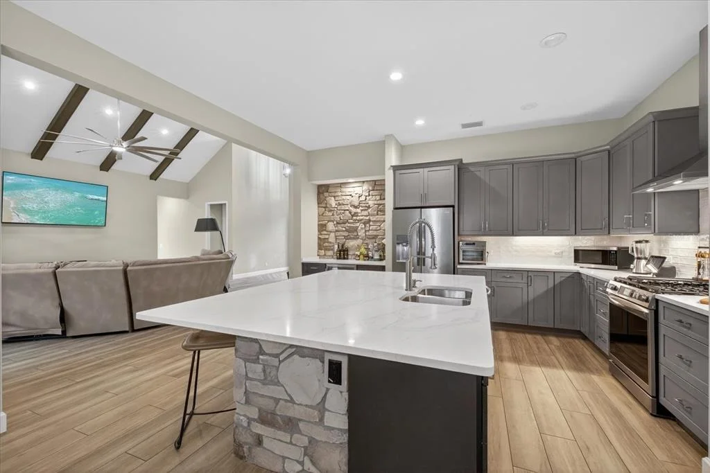 Photo of 1208 SUNSET LANE