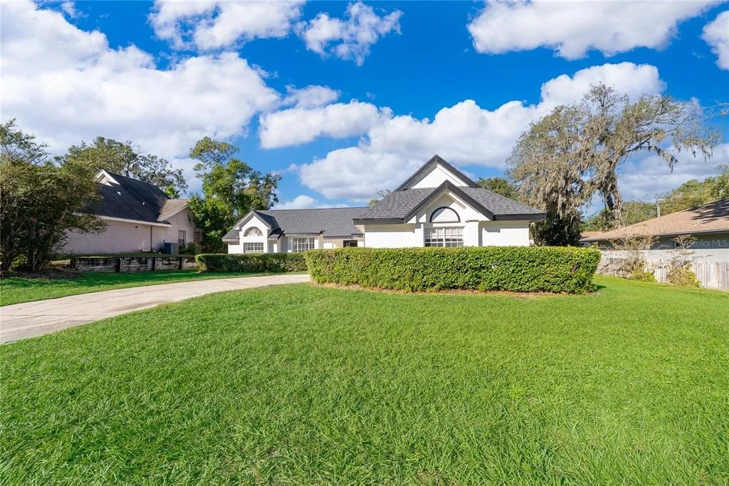 Photo of 1250 GLENMORE DRIVE
