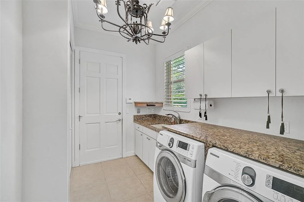 Photo of 909 MACEWEN DRIVE