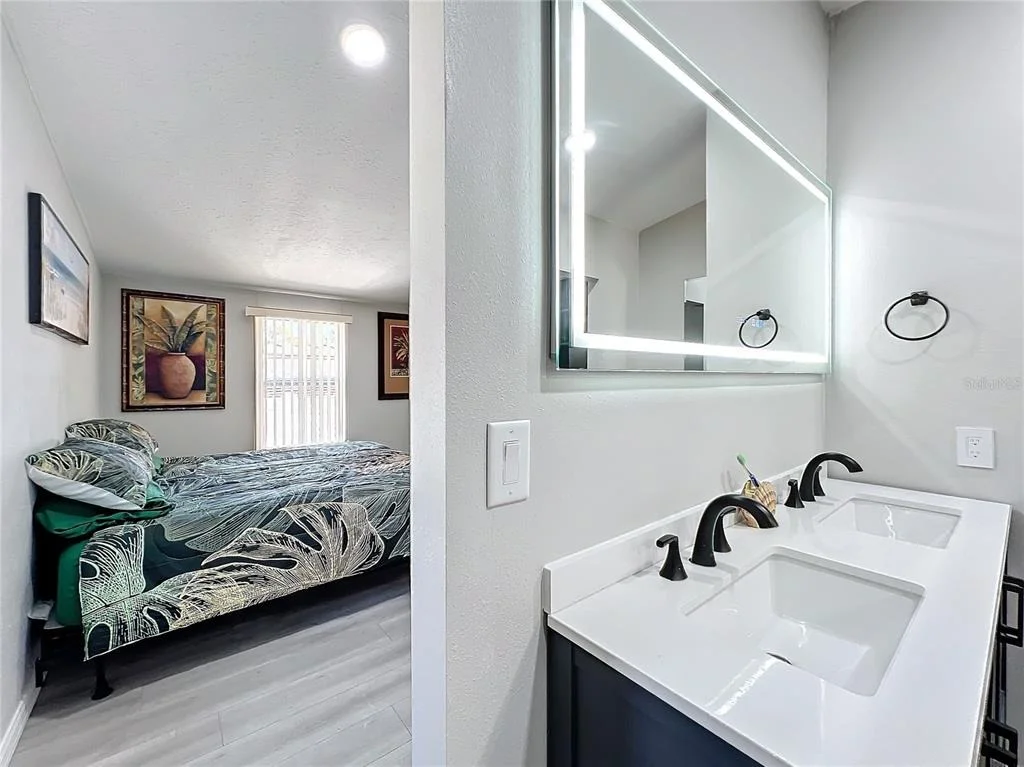 Photo of 13426 PALM DRIVE