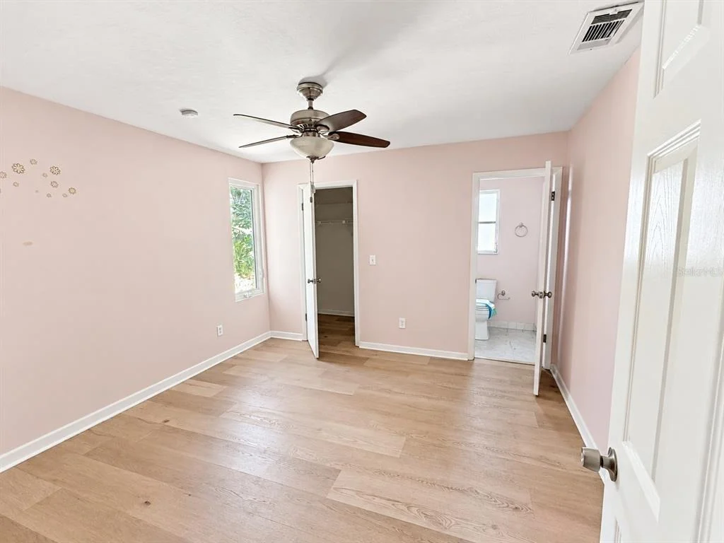 Photo of 2076 BUTTERNUT CIRCLE W