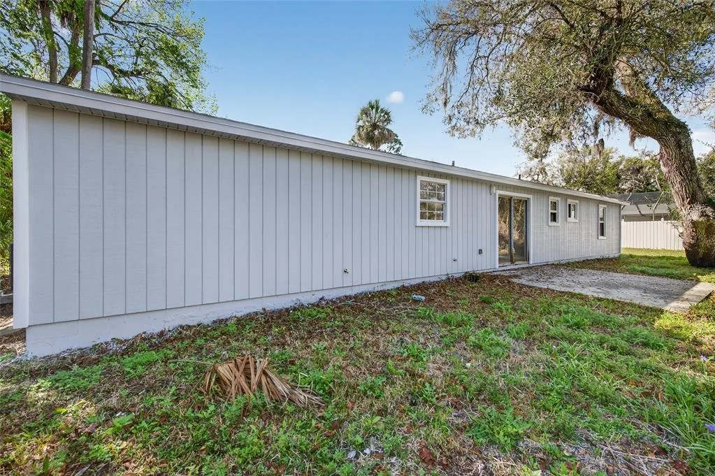 Photo of 365 HAND AVENUE