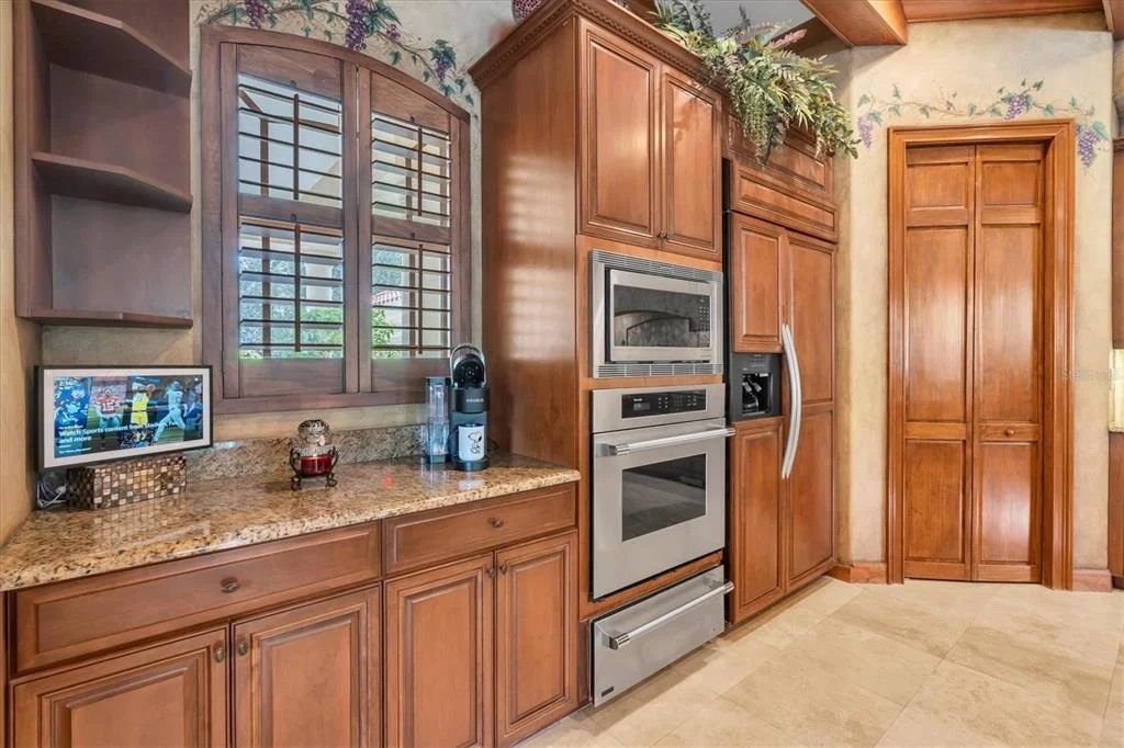 Photo of 2861 ROEHAMPTON CLOSE