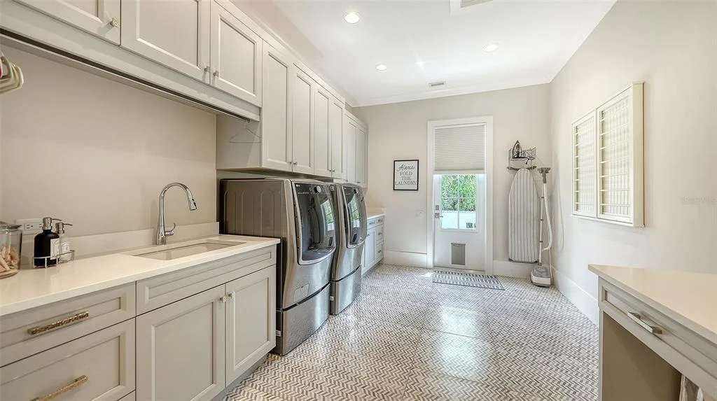 Photo of 8339 LUCERNE LOOP