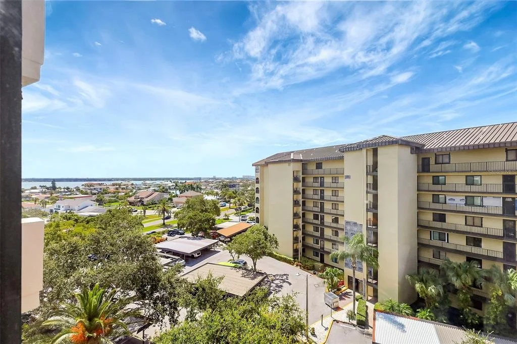 Photo of Unit 708 at 660 ISLAND WAY
