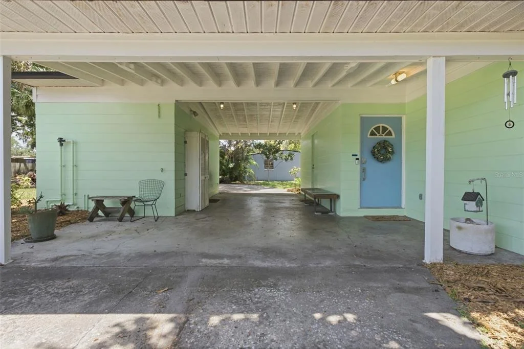 Photo of 609 W RIVER DRIVE