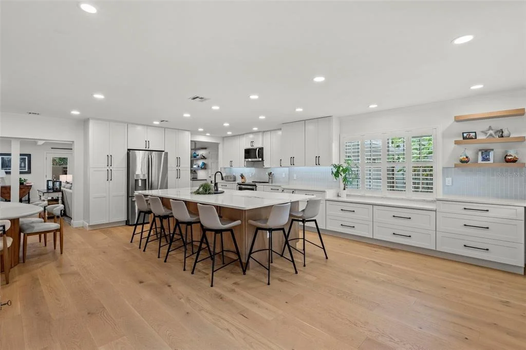 Photo of 480 W DAVIS BOULEVARD