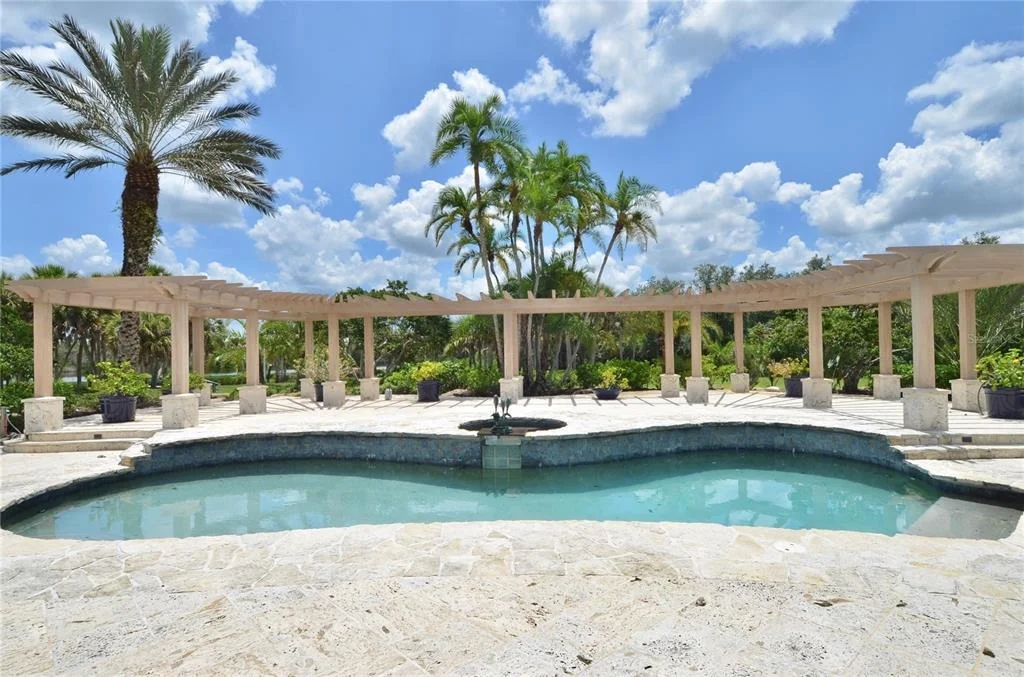 Photo of 630 N RIVER ROAD