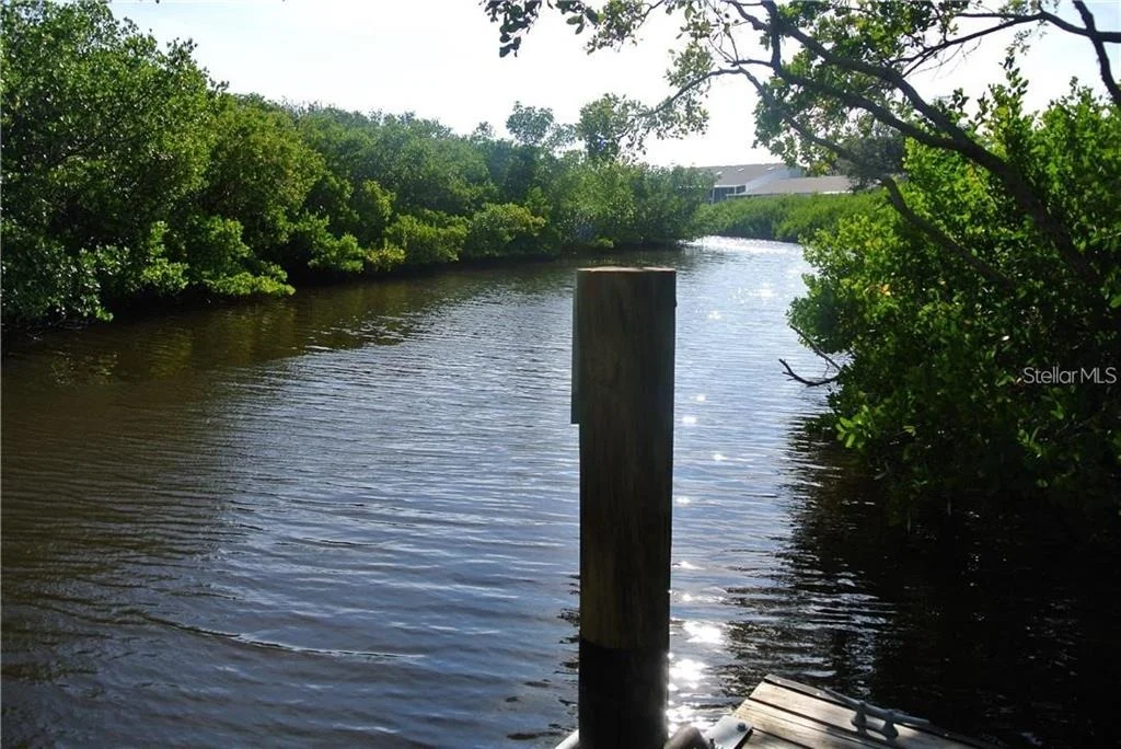 Photo of 950 WATERSIDE LANE
