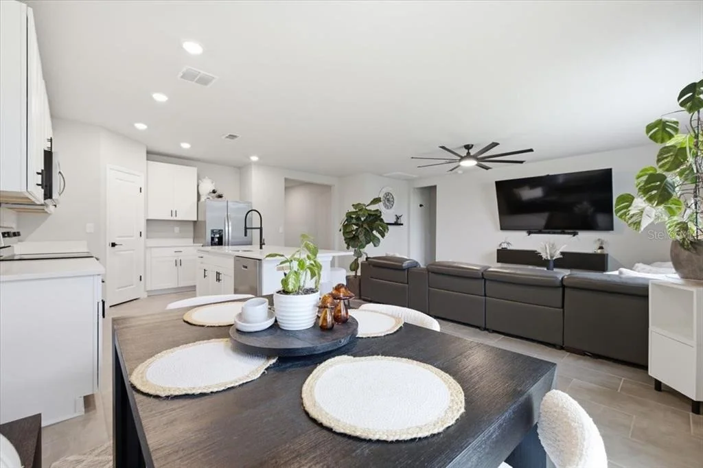 Photo of 10119 DAYBREAK GLEN