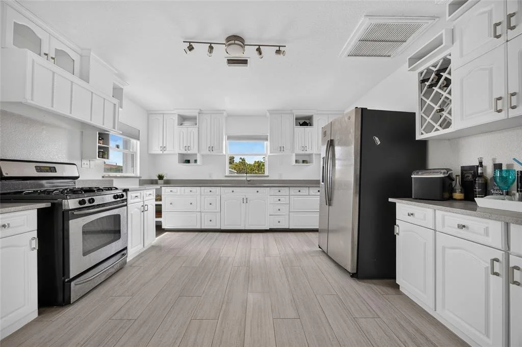 Photo of 6484 ANGLE PLACE
