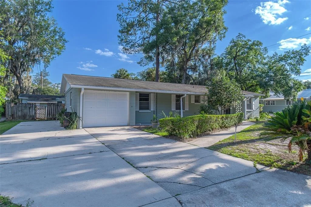 Photo of 703 NE 6TH PLACE