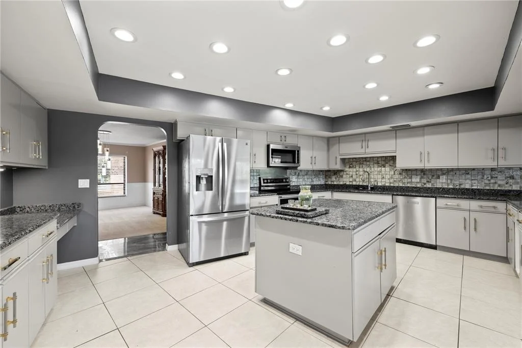 Photo of 14947 LAKE FOREST DRIVE