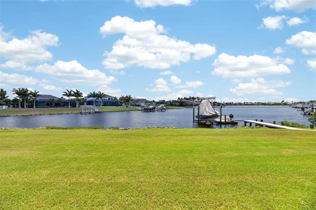 Photo of 825 MANNS HARBOR DRIVE