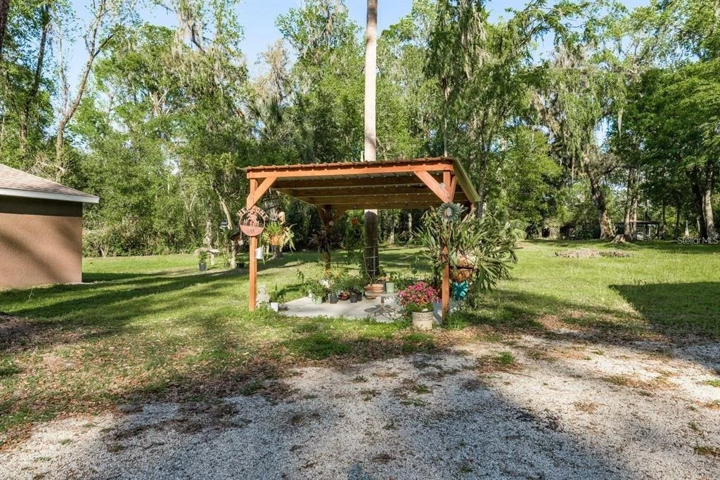 Photo of 7182 GRIFFIN ROAD