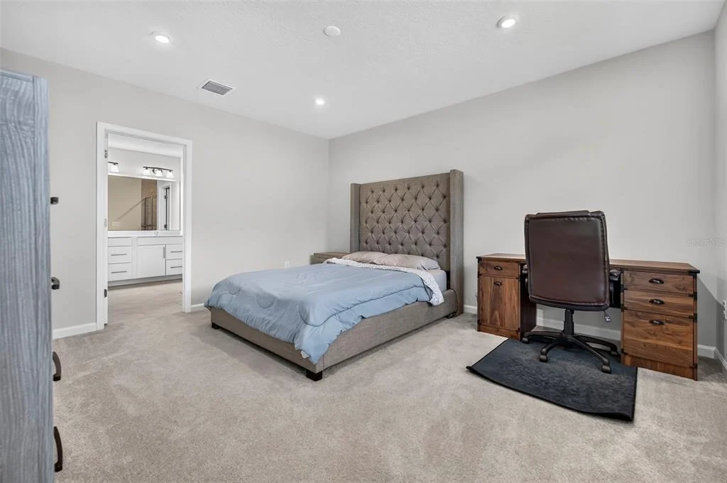 Photo of 306 EAGLE HARBOR WAY