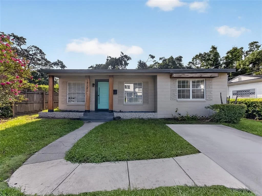 Photo of 2121 IVANHOE ROAD