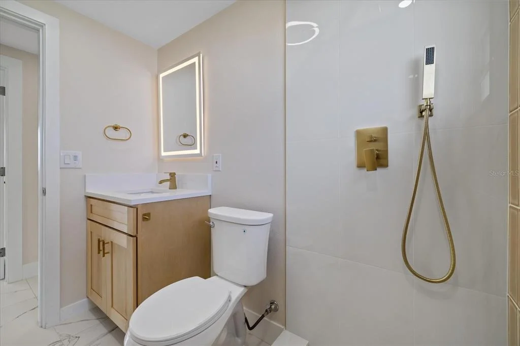 Photo of 2229 ROSELAWN DRIVE